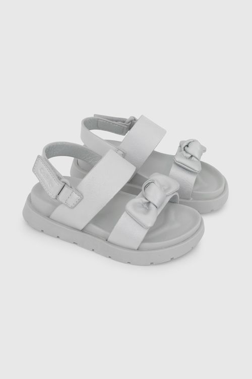 Sandalia De Vestir Metalizada Plateada De Caminante