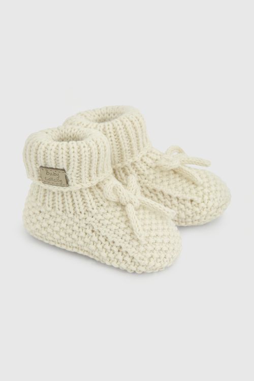 Zapato Tejido Blanco Con Sonajero De Bebé