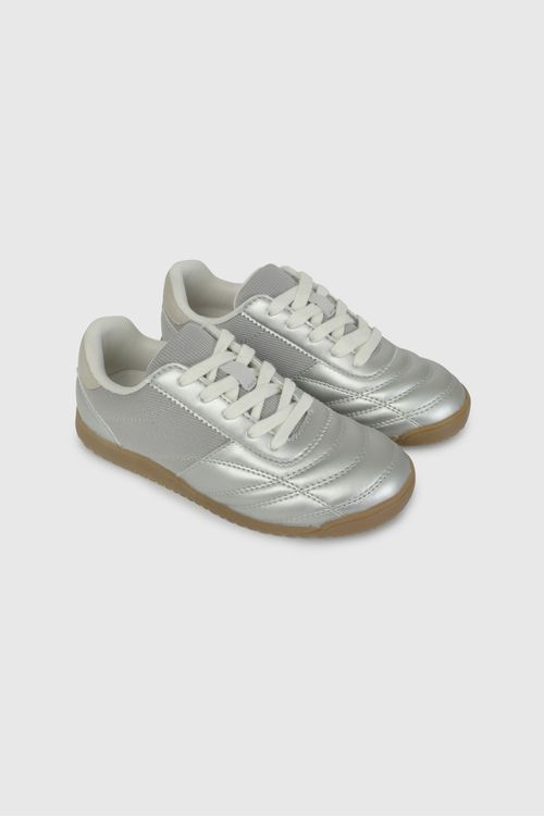 Zapatilla Urbana Metalizada Plateada De Niño