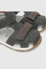 82d70831-d7d5-44cc-8bd1-b2170145c61b-33030211v24-6