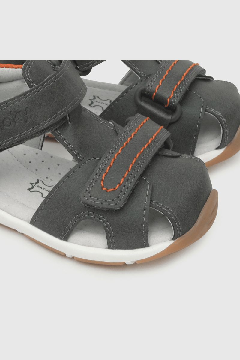 82d70831-d7d5-44cc-8bd1-b2170145c61b-33030211v24-6