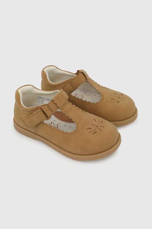 Zapato Reina Beige de Niña con Velcro y Suela TR