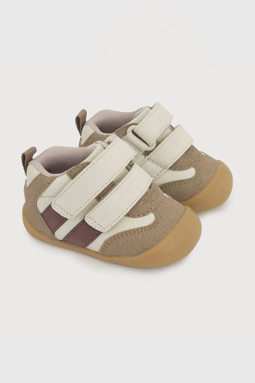 Zapatilla Beige de Gateador para Niño con Velcro y Suela de TR