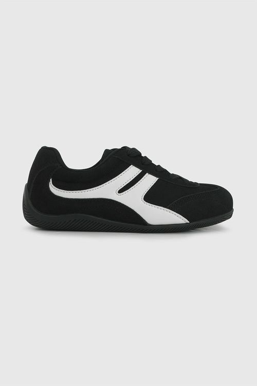 Zapatilla Negra de Niño 100% Sintético con Cordón