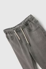 c130a8e5-e076-4c5f-ab7b-c2710608488b-jeme0111i26-3