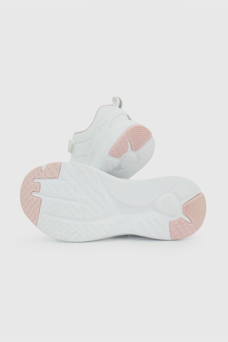 8c2df916-990f-4cfd-b1d9-a3cb179e78f0-77050230i26-3