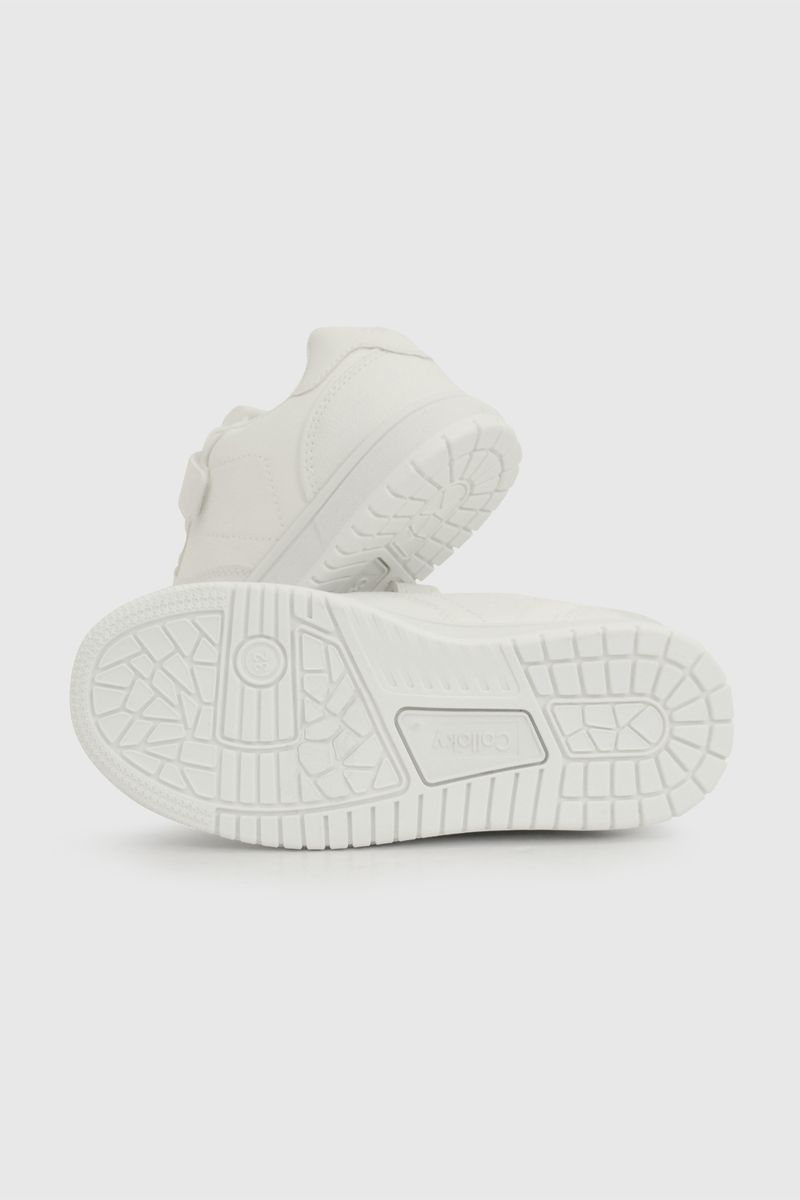 c09c341e-bd94-40cf-abfc-b7feca670aaf-57070210i26-3